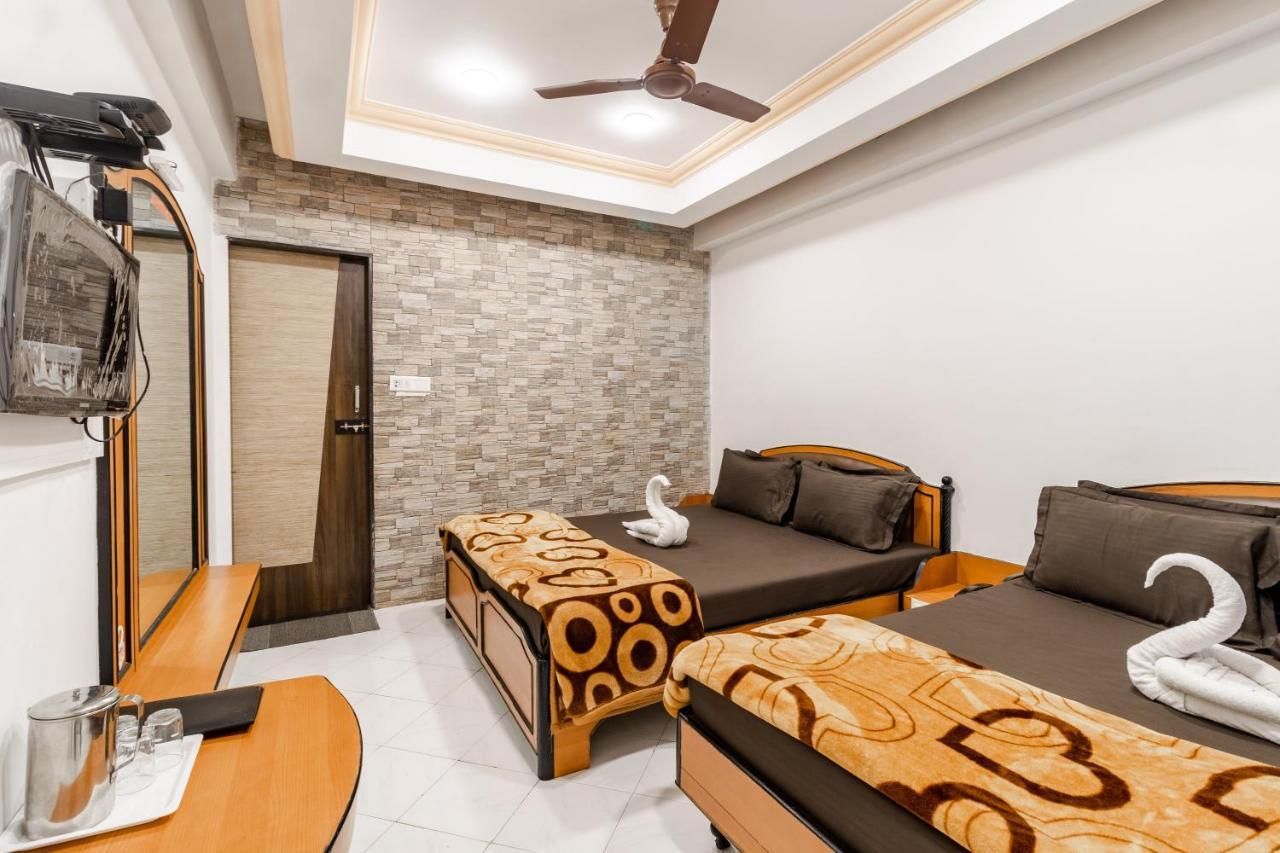 Hotel Vyankatesh & Pure Veg Restaurant Mahabaleshwar Exterior photo